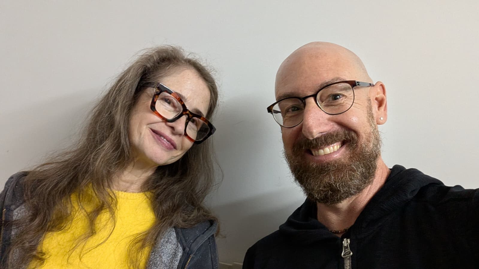 Neve Tzedek shelter - woman with yellow shirt